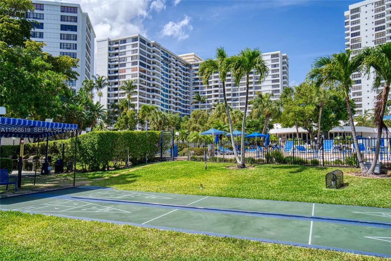 600 Three Islands Blvd, Unit 604, Hallandale Beach, FL 33009 Photo