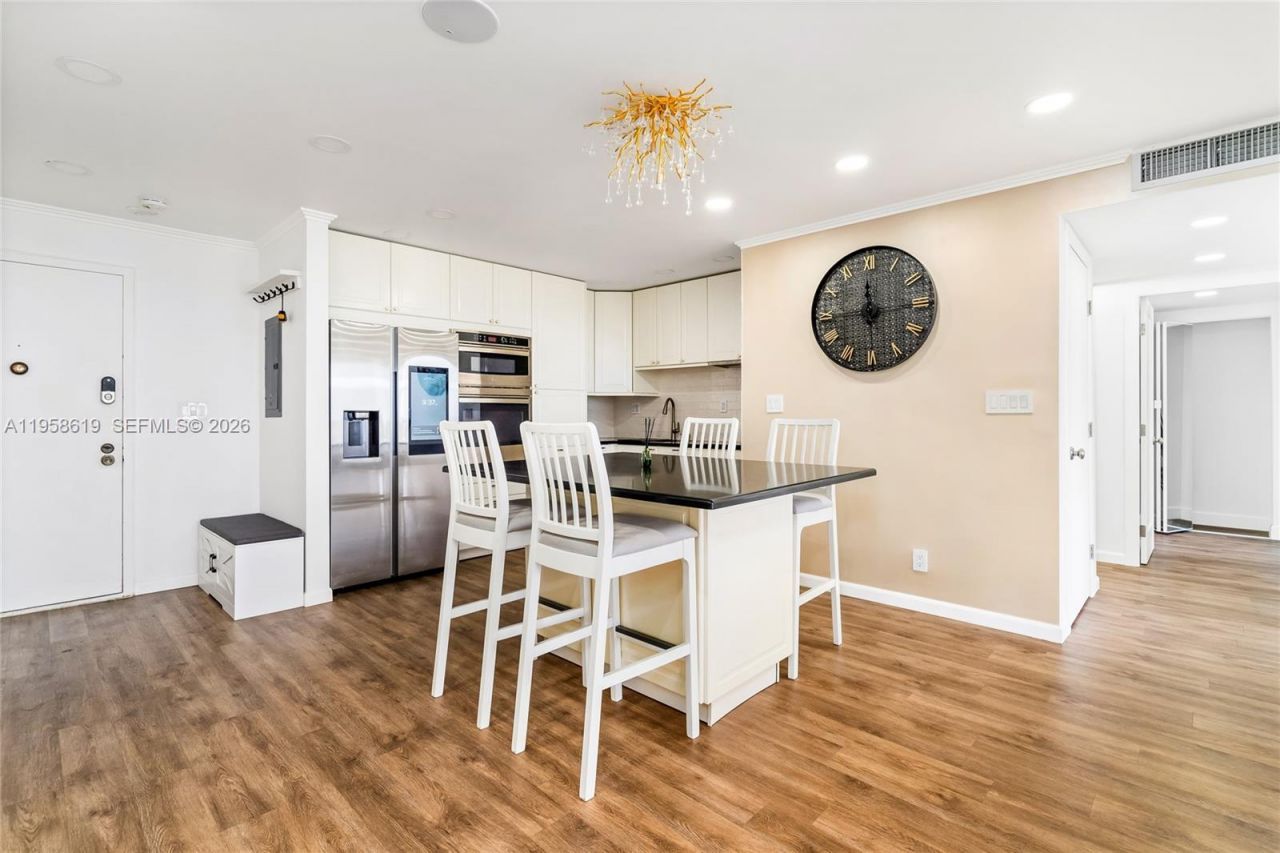 600 Three Islands Blvd, Unit 604, Hallandale Beach, FL 33009 Photo