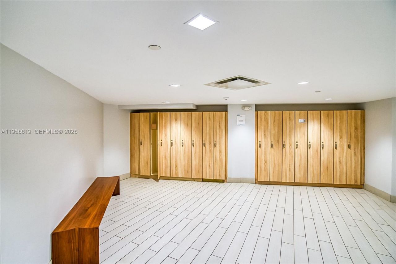 600 Three Islands Blvd , Unit 604, Hallandale Beach, FL 33009 Photo