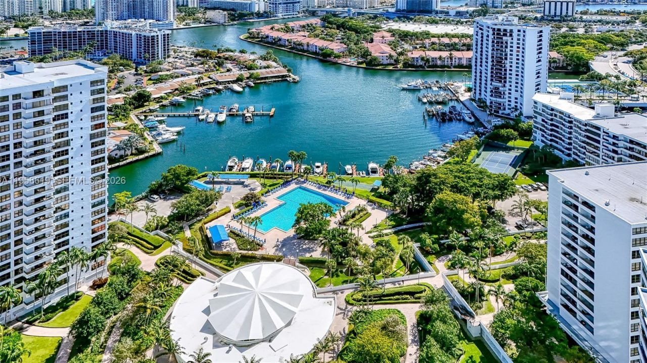 600 Three Islands Blvd, Unit 604, Hallandale Beach, FL 33009 Photo