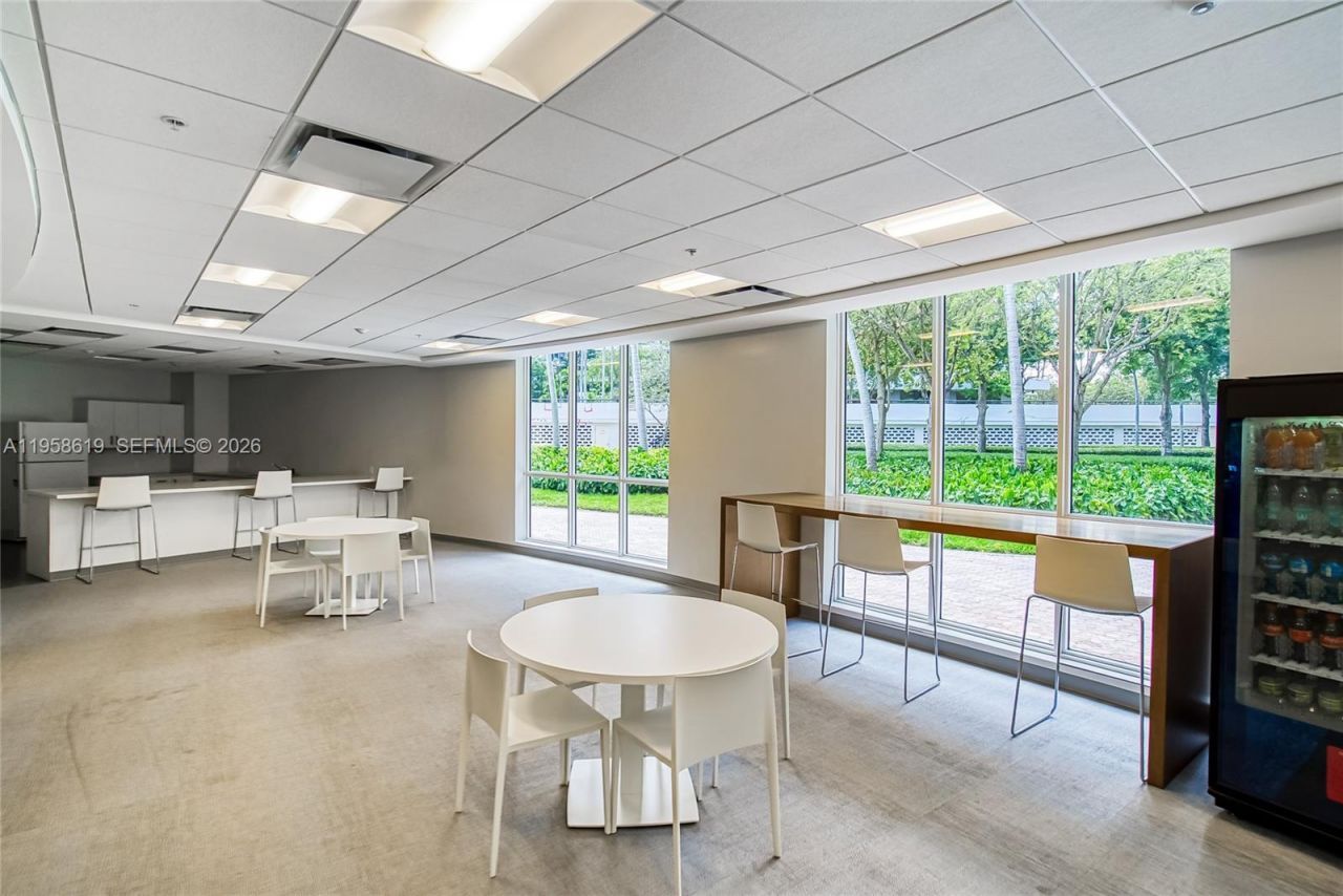 600 Three Islands Blvd , Unit 604, Hallandale Beach, FL 33009 Photo