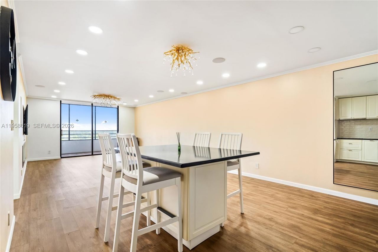 600 Three Islands Blvd, Unit 604, Hallandale Beach, FL 33009 Photo