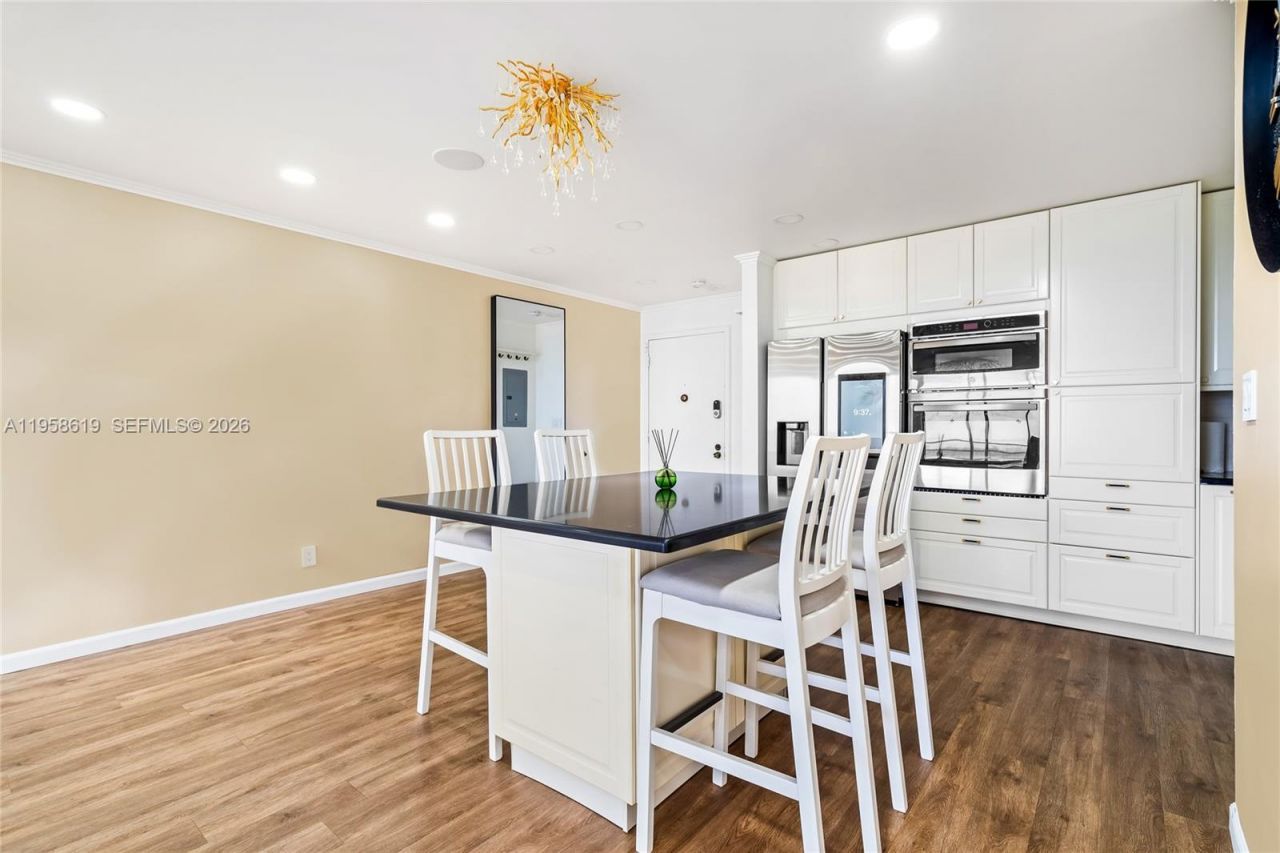600 Three Islands Blvd, Unit 604, Hallandale Beach, FL 33009 Photo