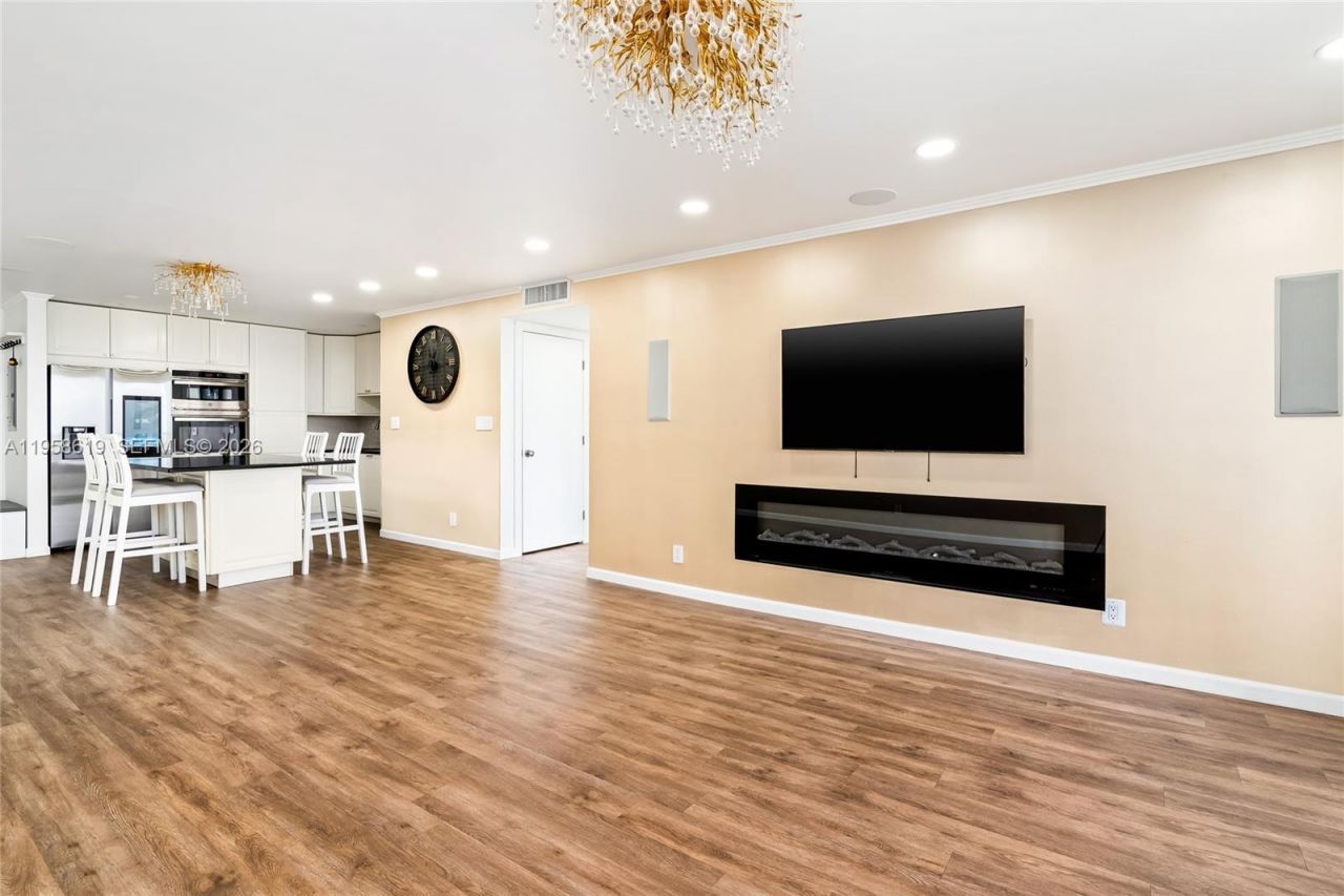 600 Three Islands Blvd, Unit 604, Hallandale Beach, FL 33009 Photo