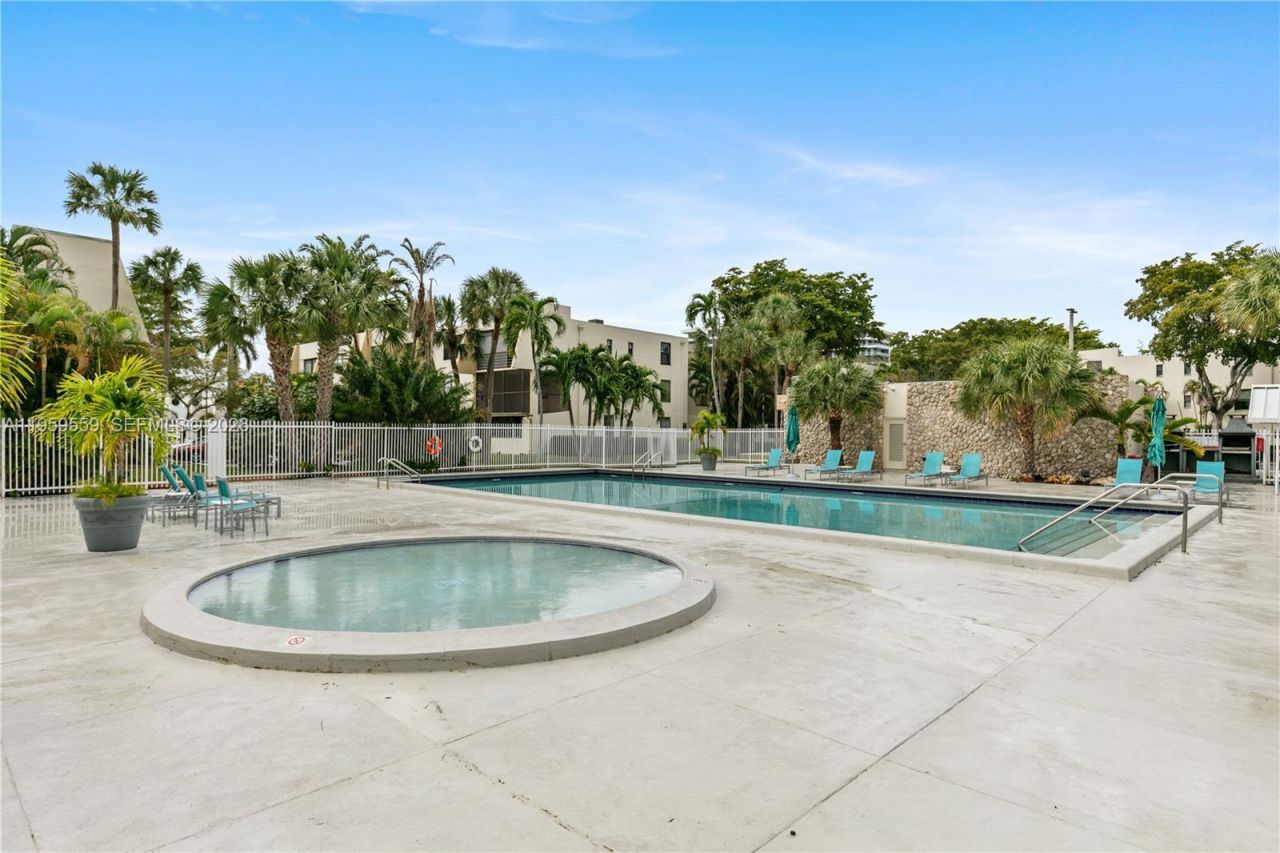 20291 NE 30th Ave, Unit PH-10, Aventura, FL 33180 Photo