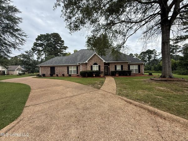 11 Haven Cove, Byram, MS 39272