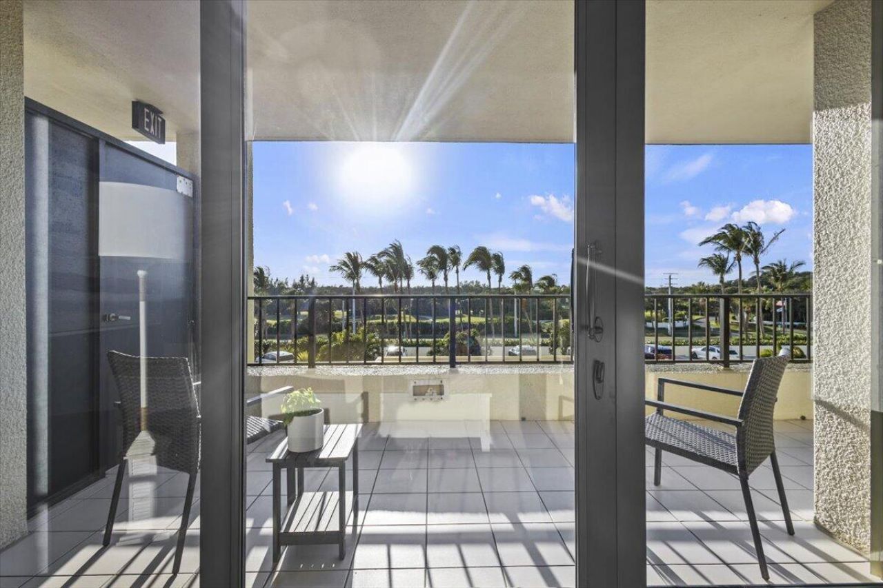 8750 S Ocean Drive, Unit 334, Jensen Beach, FL 34957 Photo