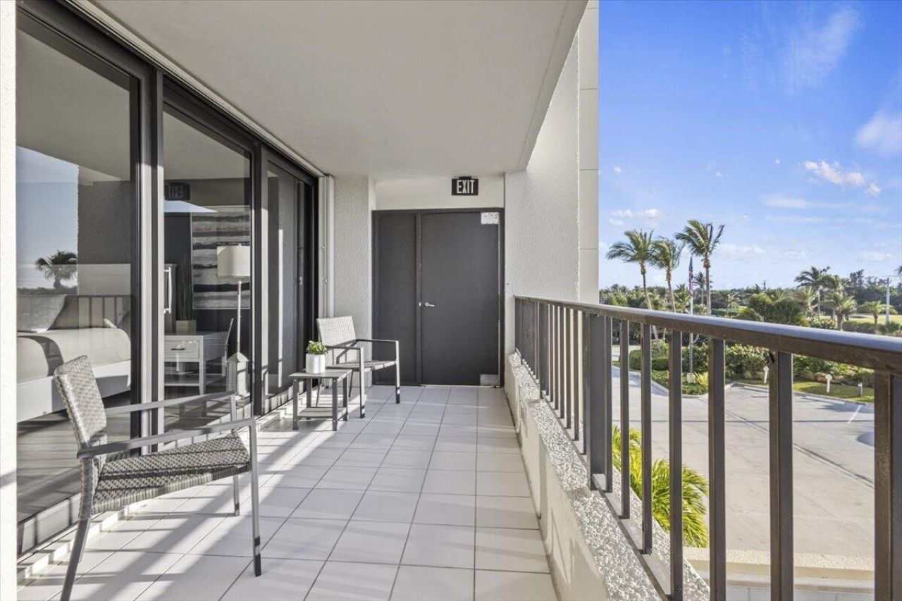 8750 S Ocean Drive, Unit 334, Jensen Beach, FL 34957 Photo