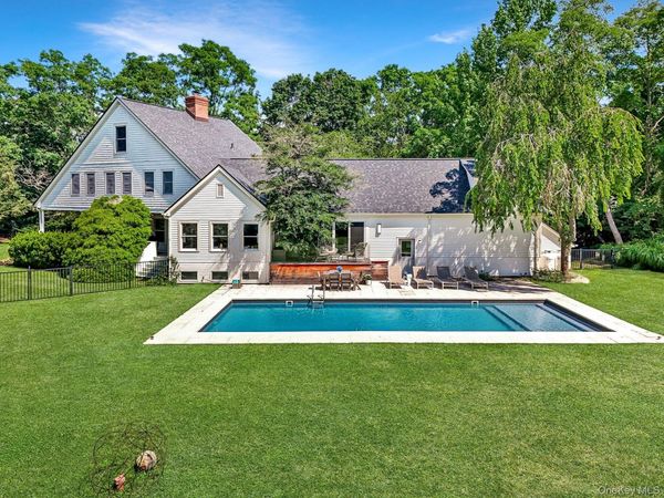 17 Oak Meadow Lane, Bellport Village, NY 11713