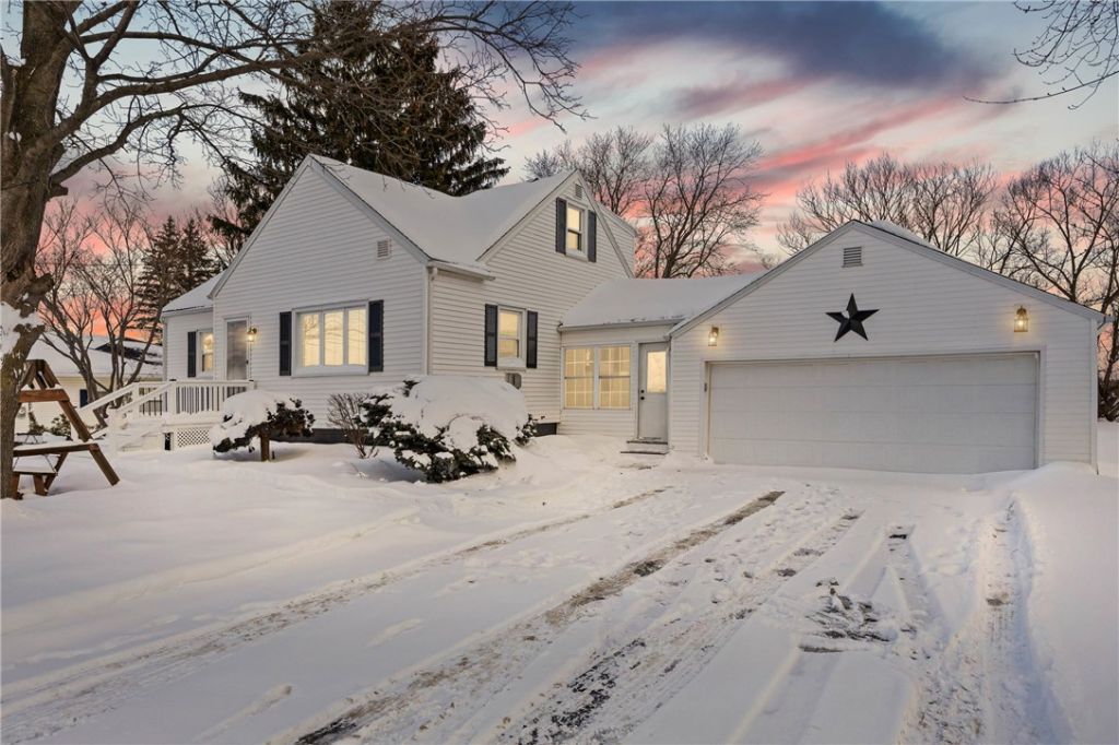 998 Washington Street, Spencerport, NY 14559 Main Photo