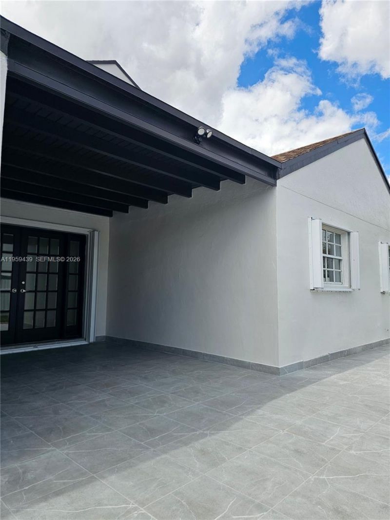 15581 SW 144th Ct, Miami, FL 33177 Photo