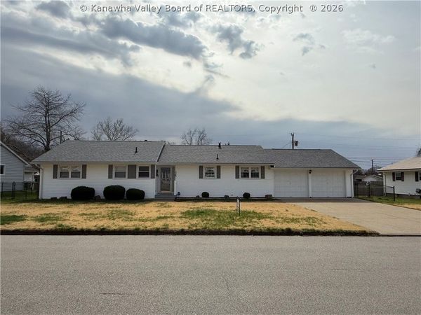 806 Cherry Street, Ravenswood, WV 26164