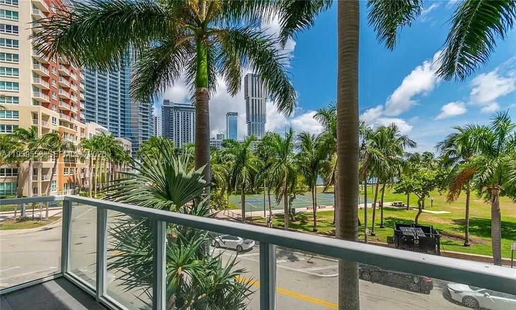 1900 N Bayshore Dr, Unit 506, Miami, FL 33132 Photo