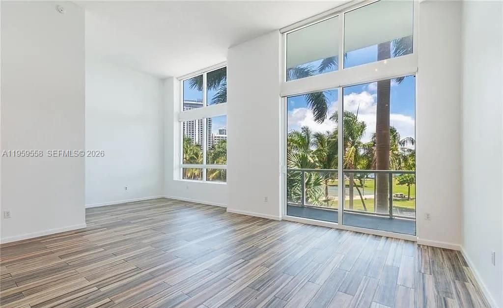 1900 N Bayshore Dr, Unit 506, Miami, FL 33132 Photo