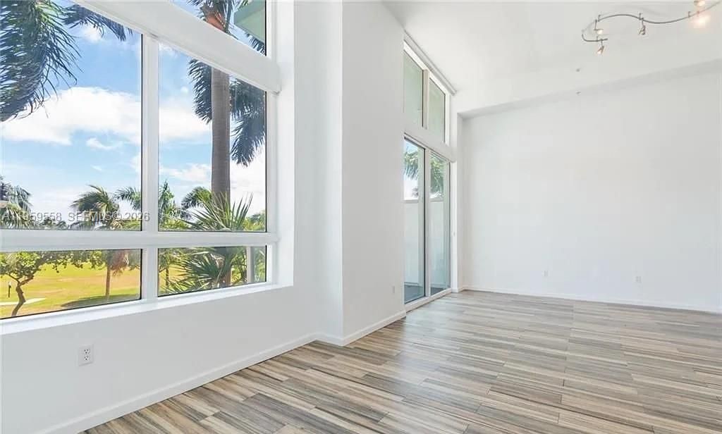 1900 N Bayshore Dr, Unit 506, Miami, FL 33132 Photo