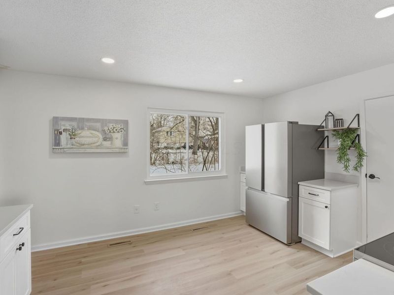 5278 Glenbriar Court, Columbus, OH 43232 Photo 12