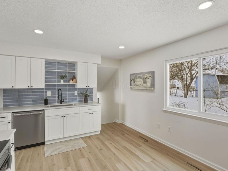 5278 Glenbriar Court, Columbus, OH 43232 Photo 13