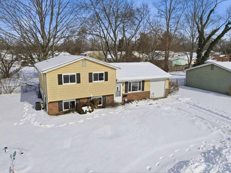 5278 Glenbriar Court, Columbus, OH 43232 Photo 2