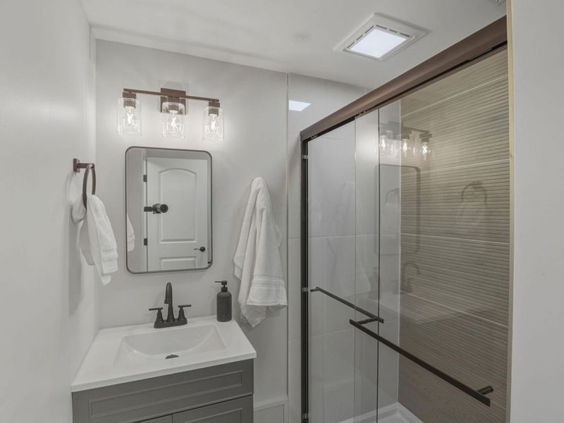 5278 Glenbriar Court, Columbus, OH 43232 Photo 22