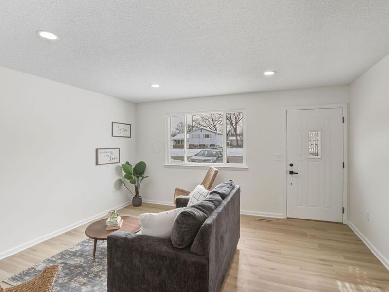 5278 Glenbriar Court, Columbus, OH 43232 Photo 5