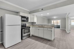 1402 Tailrace Drive photo 4