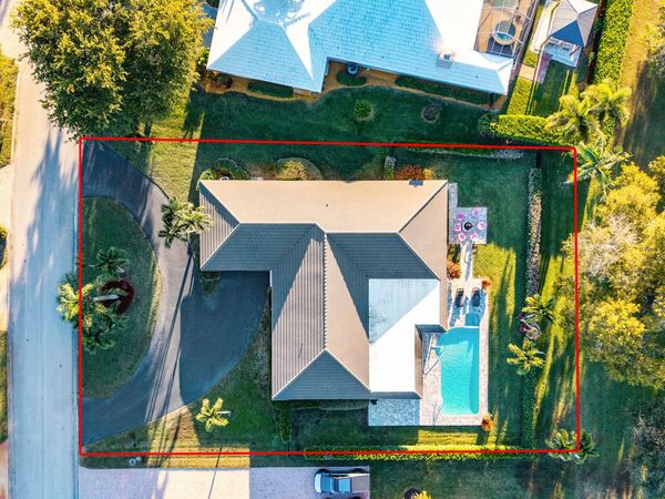 413 S Country Club Drive, Atlantis, FL 33462