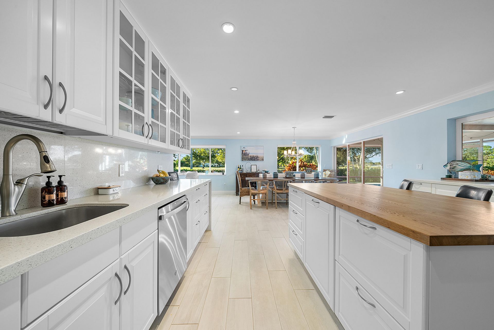 413 S Country Club Drive, Atlantis, FL 33462 Photo