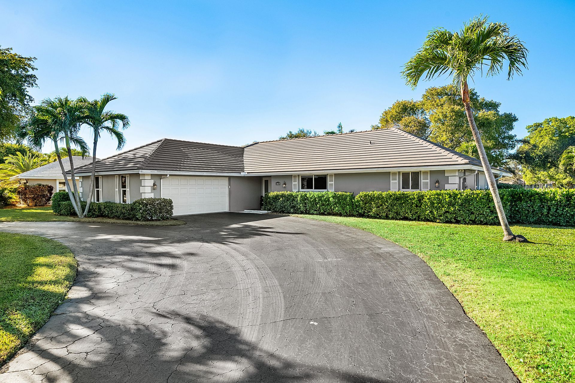 413 S Country Club Drive, Atlantis, FL 33462 Photo