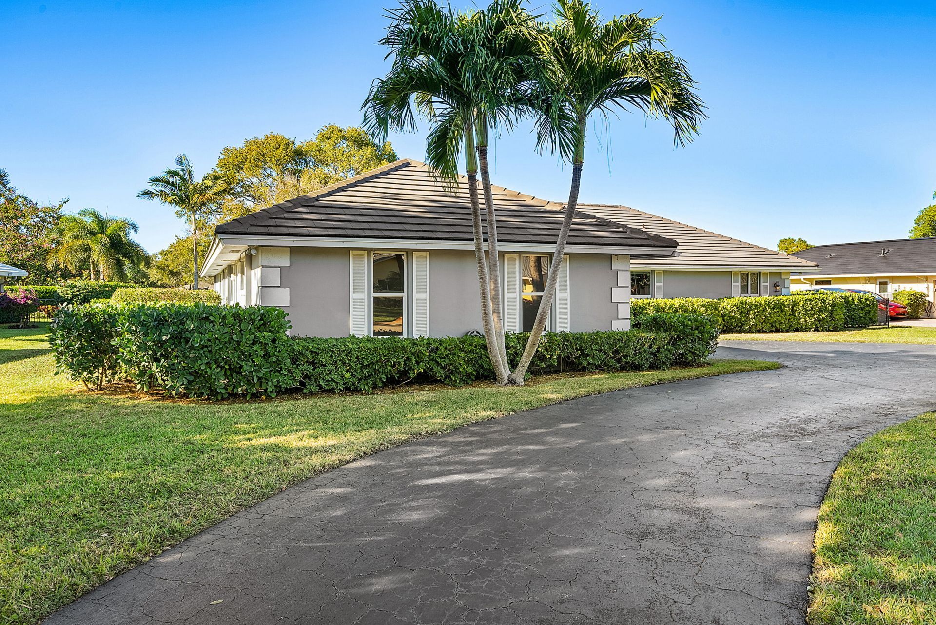 413 S Country Club Drive, Atlantis, FL 33462 Photo