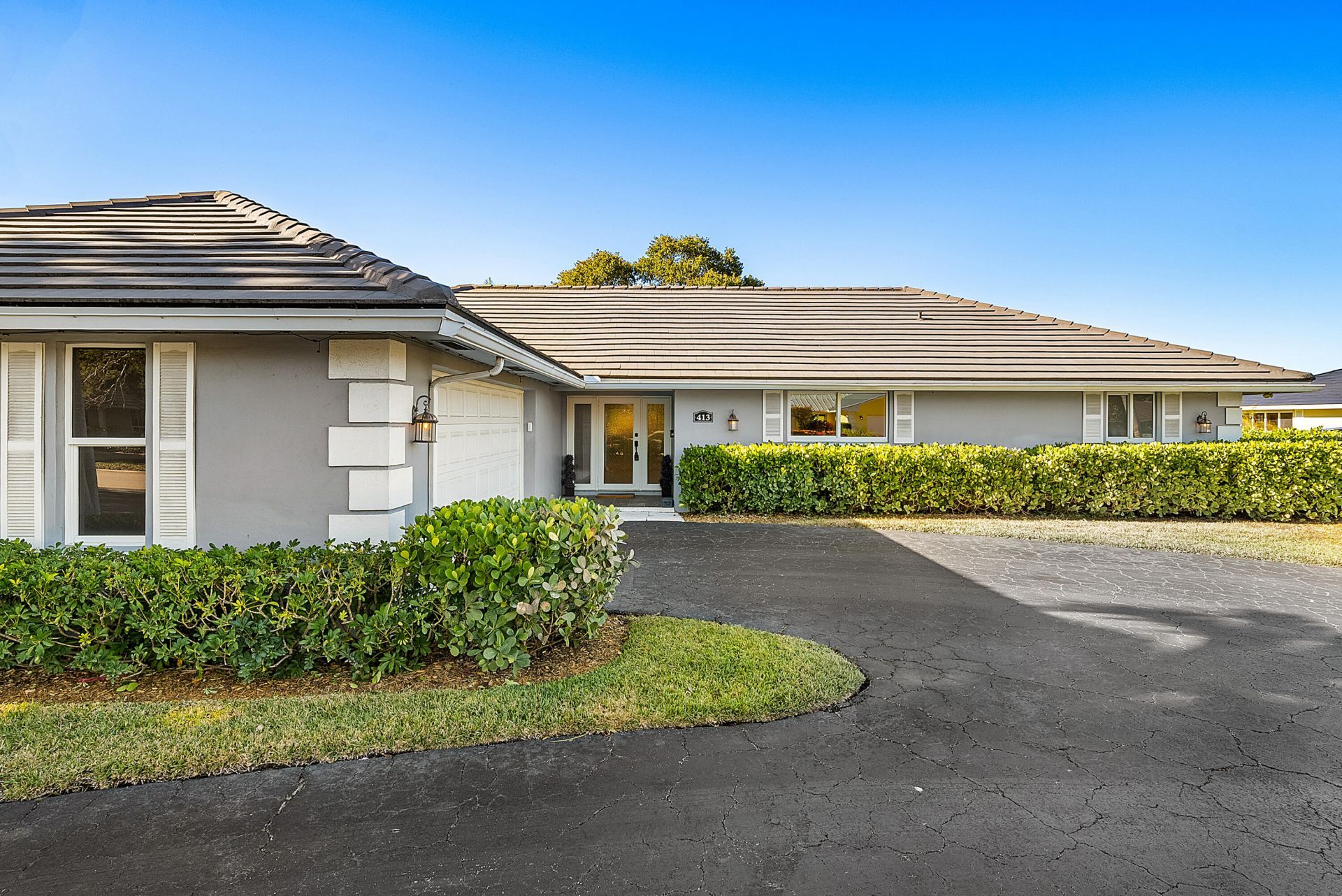 413 S Country Club Drive, Atlantis, FL 33462 Photo