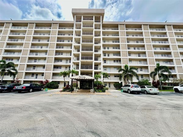 2671 S Course Drive, Unit 802, Pompano Beach, FL 33069