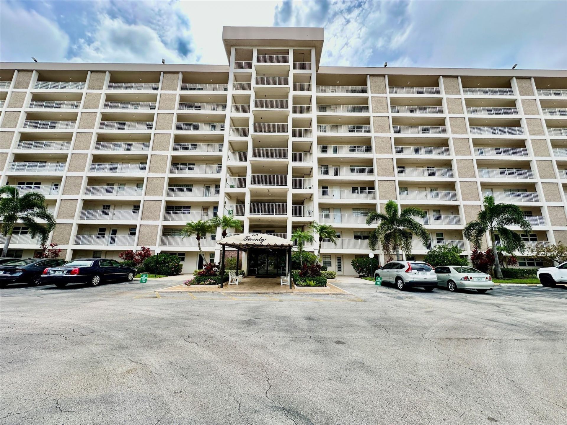 2671 S Course Drive, Unit 802, Pompano Beach, FL 33069 Photo