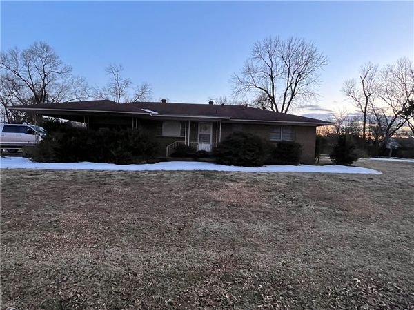 408 NE 5th Street , Atkins, AR 72823