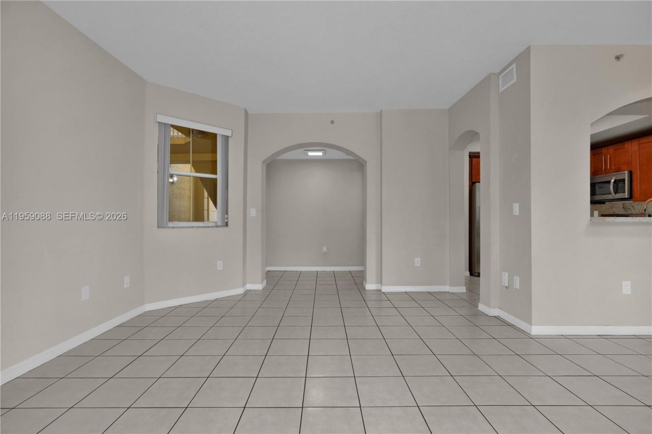 8964 W Flagler St, Unit 109, Miami, FL 33174 Photo