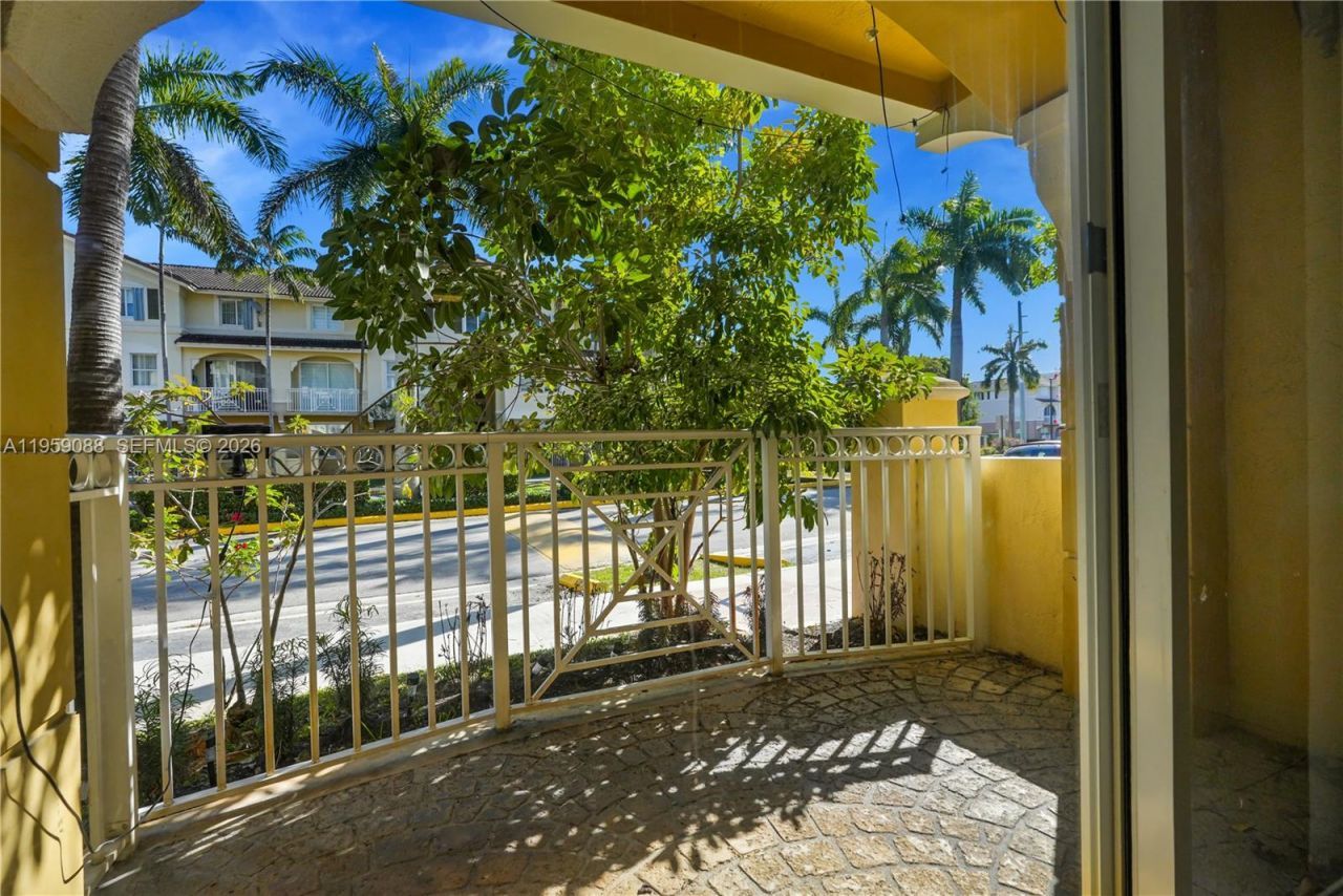 8964 W Flagler St, Unit 109, Miami, FL 33174 Photo