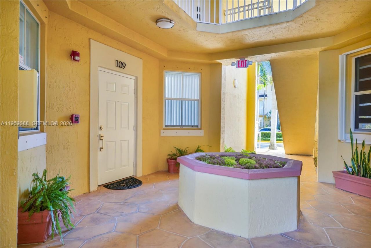 8964 W Flagler St, Unit 109, Miami, FL 33174 Photo