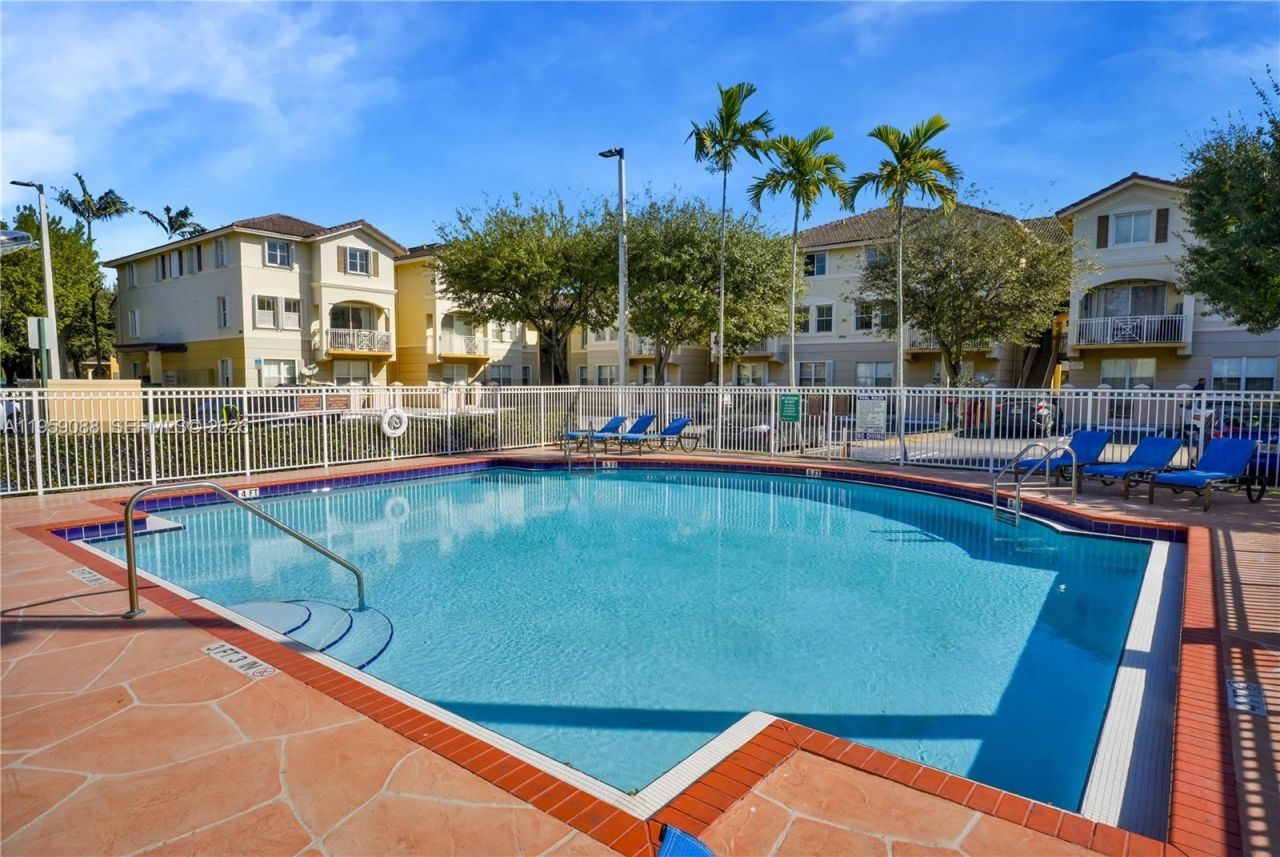 8964 W Flagler St, Unit 109, Miami, FL 33174 Photo