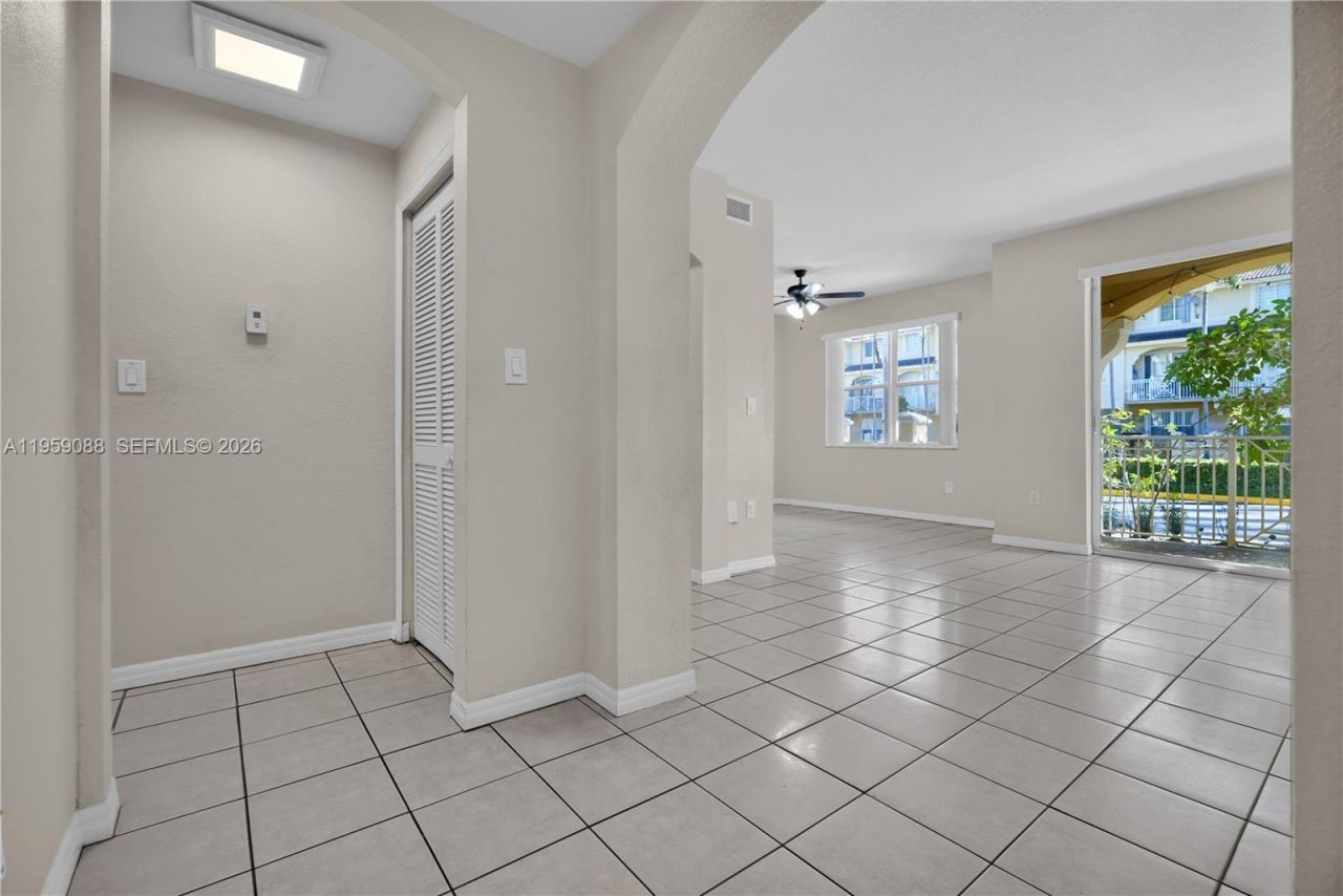 8964 W Flagler St, Unit 109, Miami, FL 33174 Photo