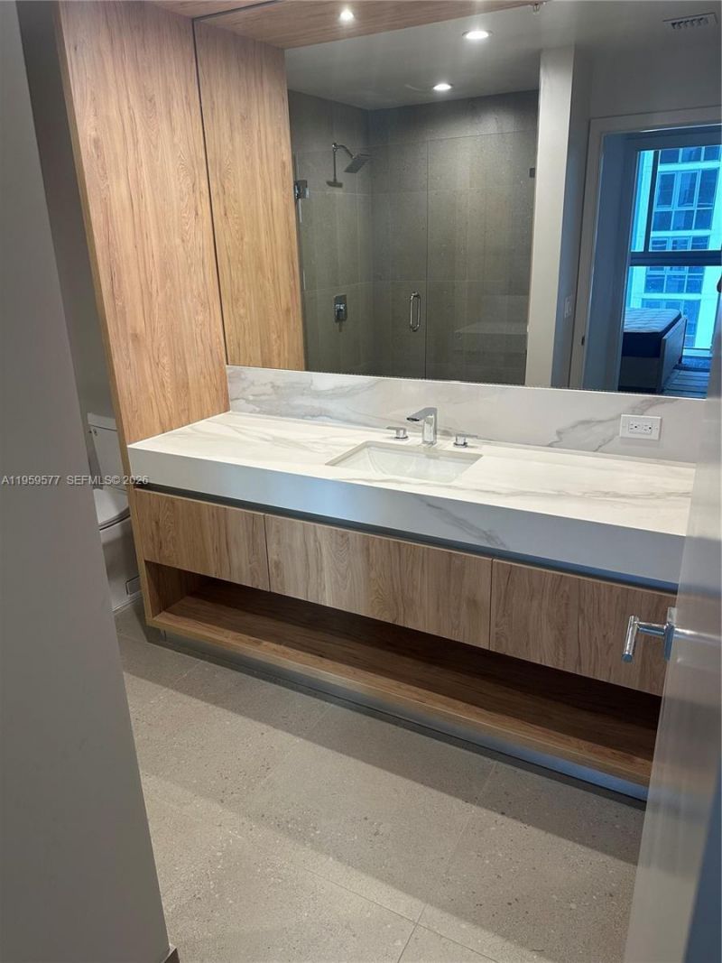 11 NE 6 St, Unit 411, Miami, FL 33132 Photo