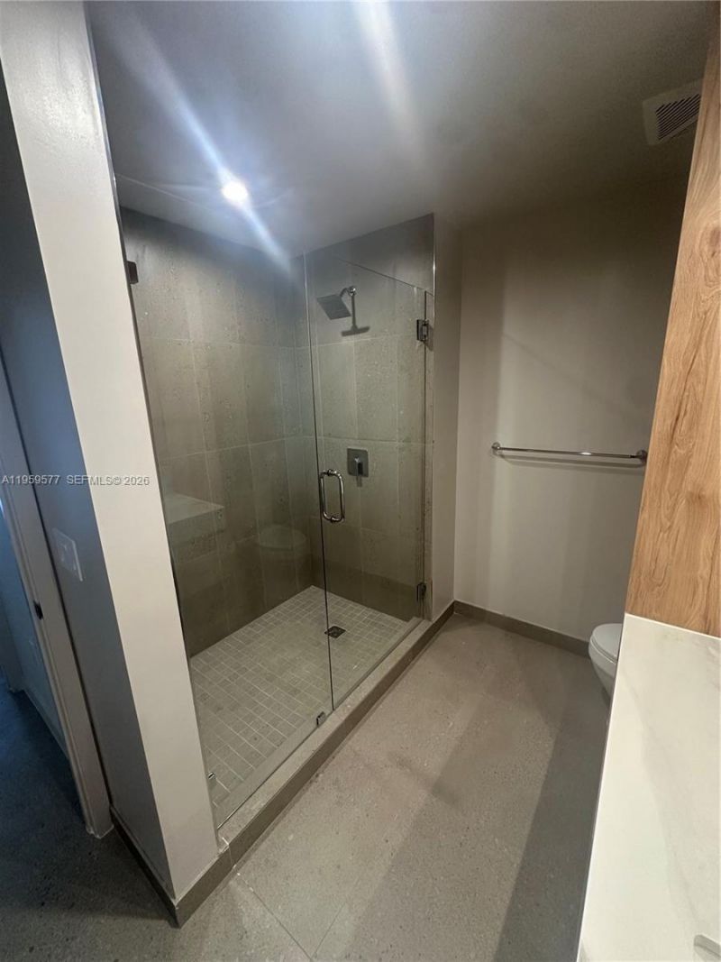 11 NE 6 St, Unit 411, Miami, FL 33132 Photo