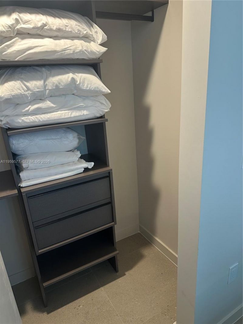 11 NE 6 St, Unit 411, Miami, FL 33132 Photo