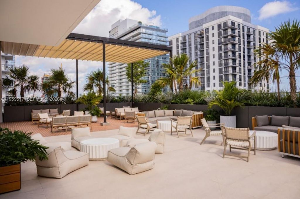 11 NE 6 St, Unit 411, Miami, FL 33132 Photo