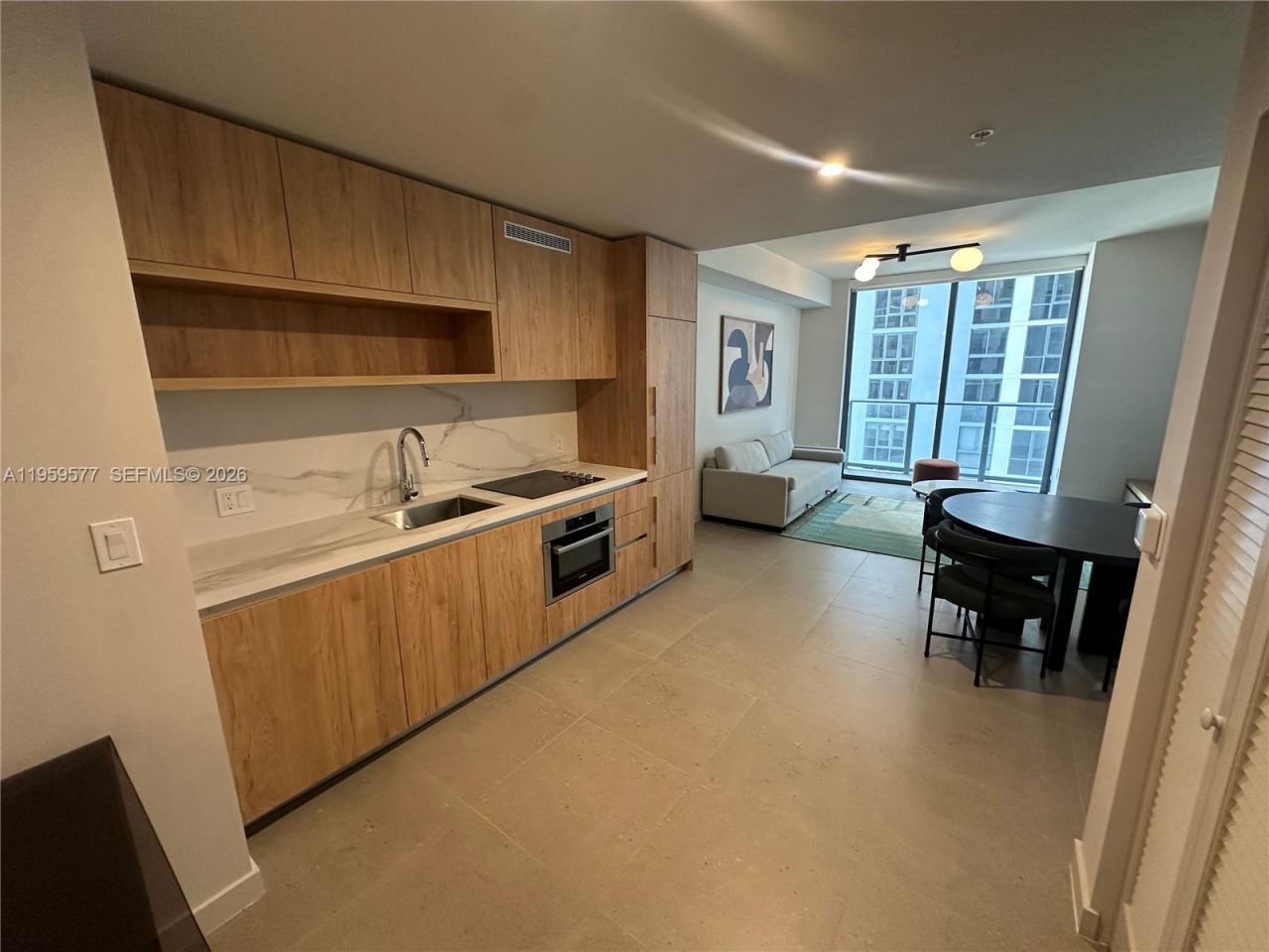 11 NE 6 St, Unit 411, Miami, FL 33132 Photo