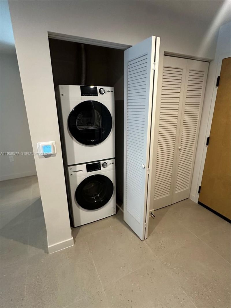 11 NE 6 St, Unit 411, Miami, FL 33132 Photo