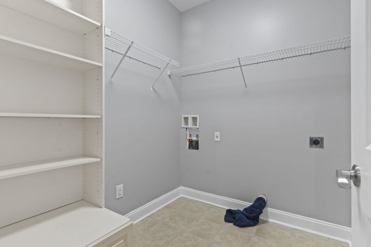 567 Sunnyside Ave. Photo 12