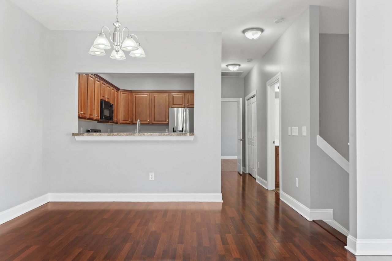 567 Sunnyside Ave. Photo 17