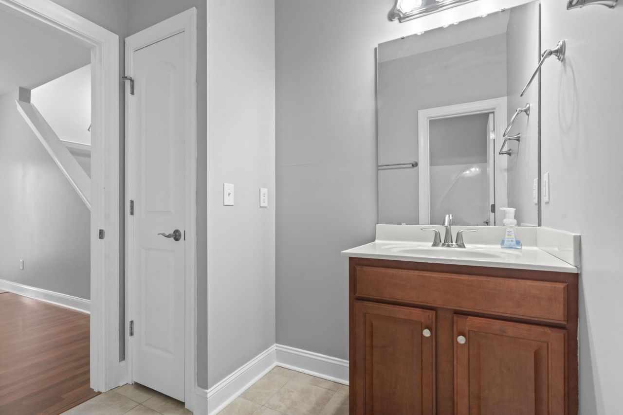 567 Sunnyside Ave. Photo 7