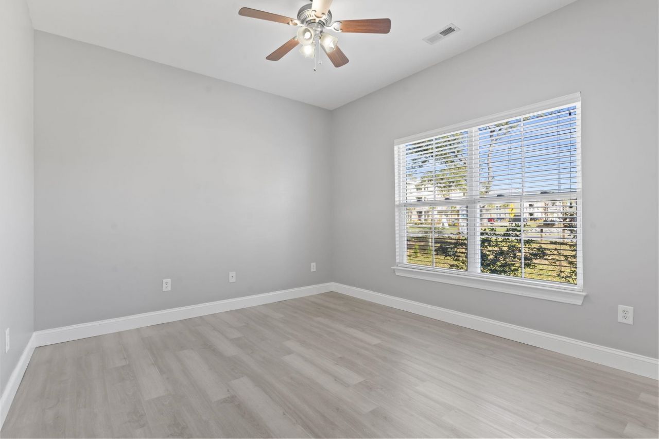 567 Sunnyside Ave. Photo 8