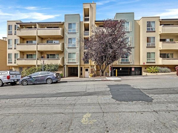 77 77 Fairmount Ave, Unit 220, Oakland, CA 94611