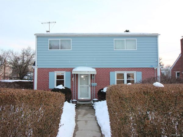 1 Pine Place, Glen Cove, NY 11542